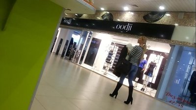 Supermarketdagi salqin jo'ja.